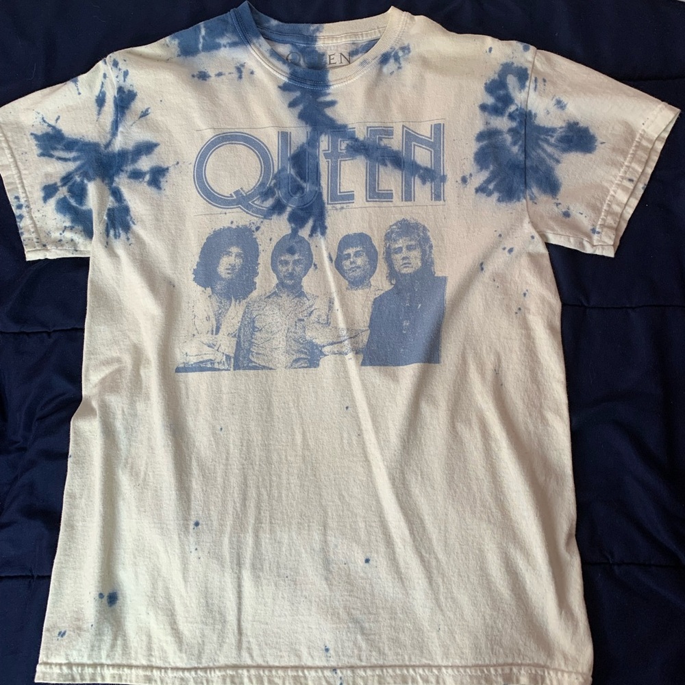 Queen Official Merch T-shirt M partially tie-dye